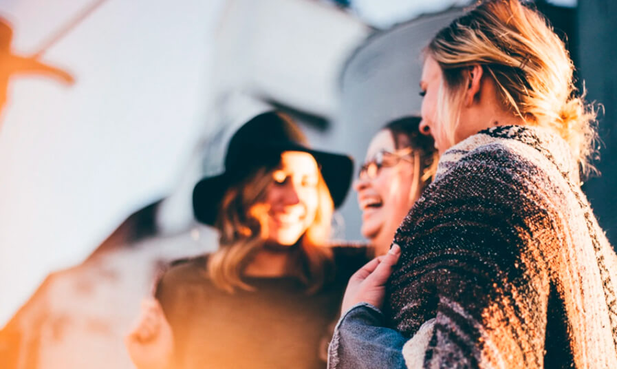 Maioria dos millennials gosta de Jesus e da Bíblia, mas 30% se identificam como LGBT